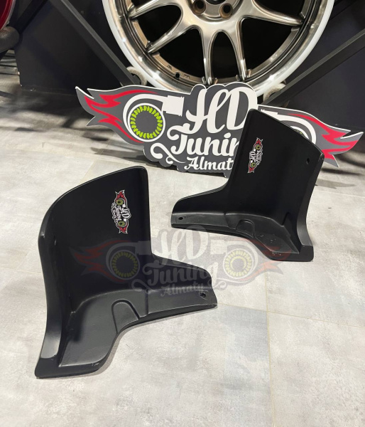 Rear mud flaps L+R  