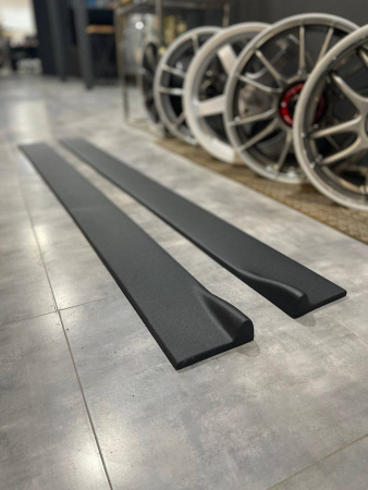 Side skirts STI