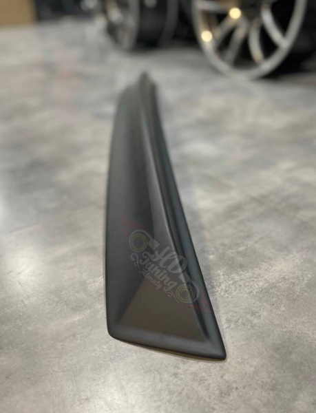 Mid spoiler prefacelift 