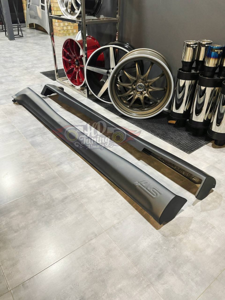 Side skirts STI