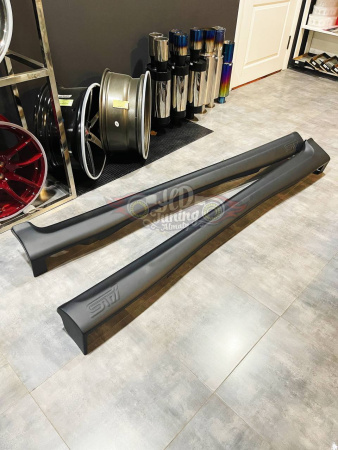 Side skirts STI