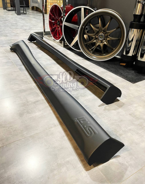 Side skirts STI