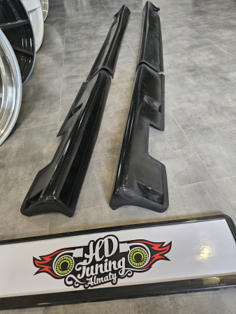 Side skirts STI  