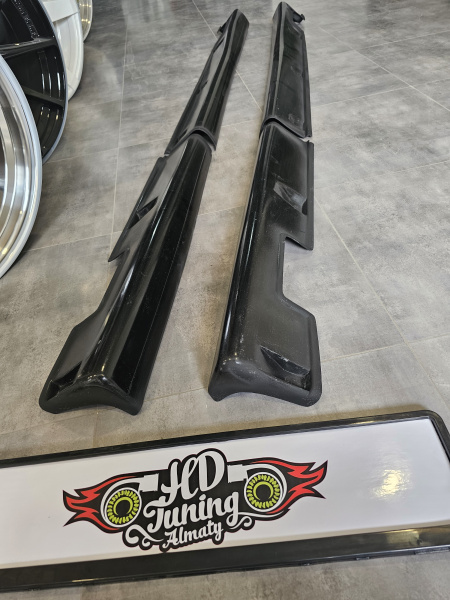 Side skirts STI  