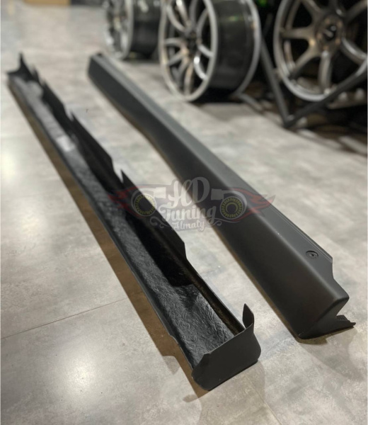 Side skirts STI  