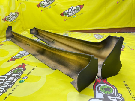 Side skirts Liberal PreFacelift 