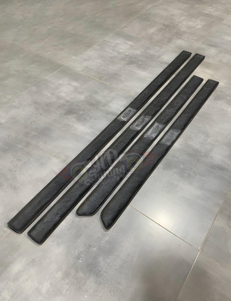 Door molding trims L+R